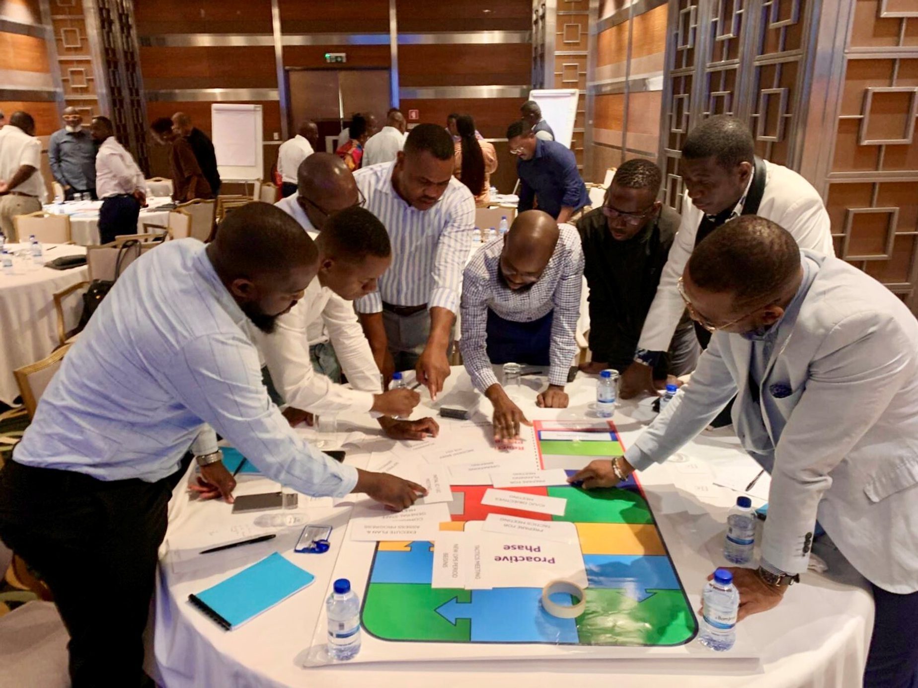 A Lamor e a FN Holdings ministram treinamento em gestão de incidentes para a Azule em Angola.